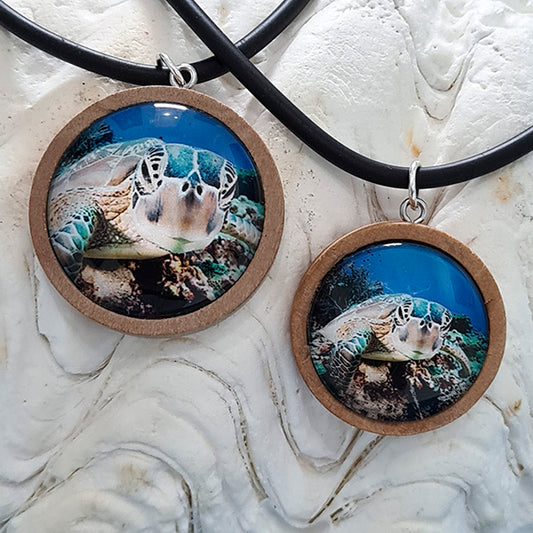 Alii Turtle - Necklace